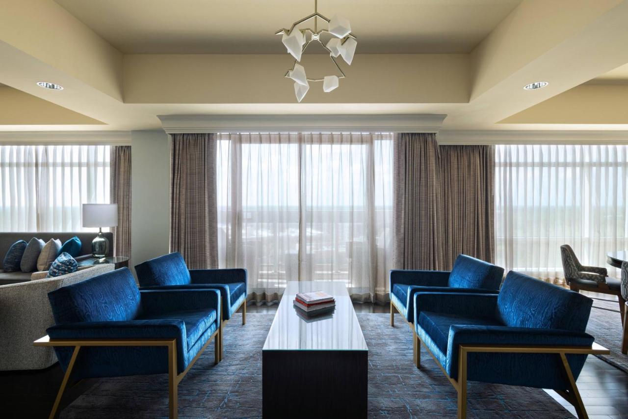 Waterway Marriott And Convention Center Hotel