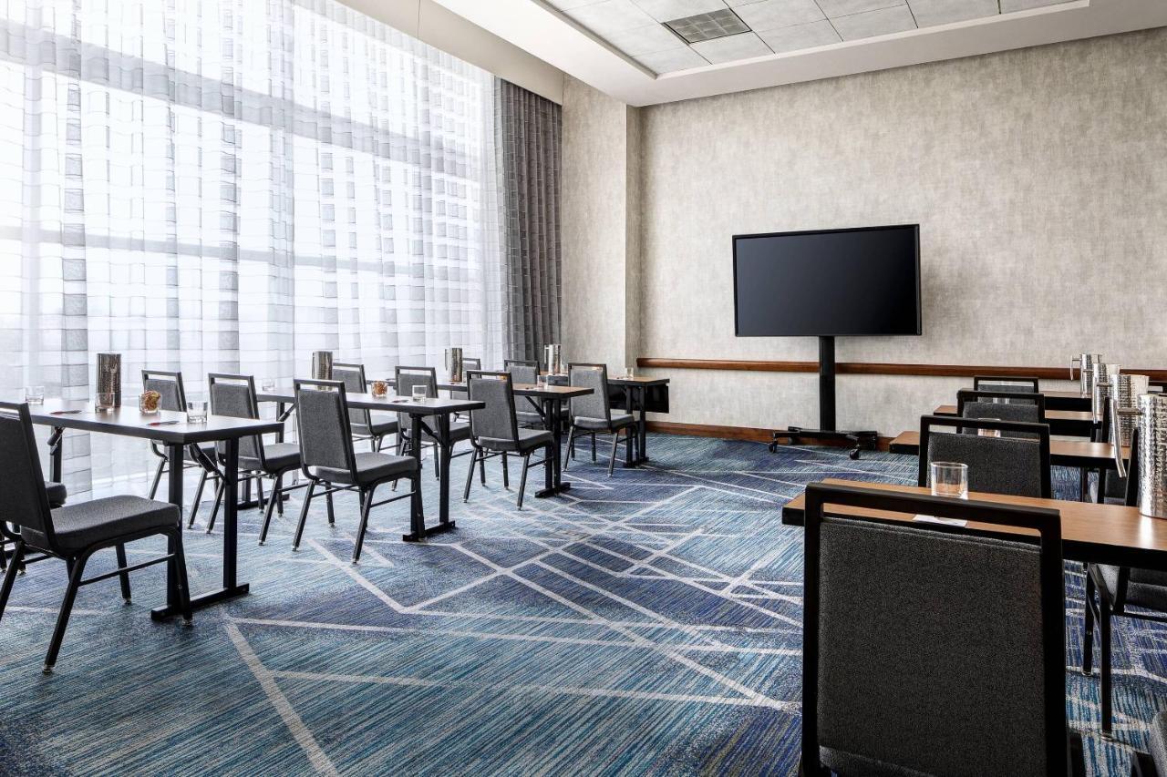 Waterway Marriott And Convention Center Hotel