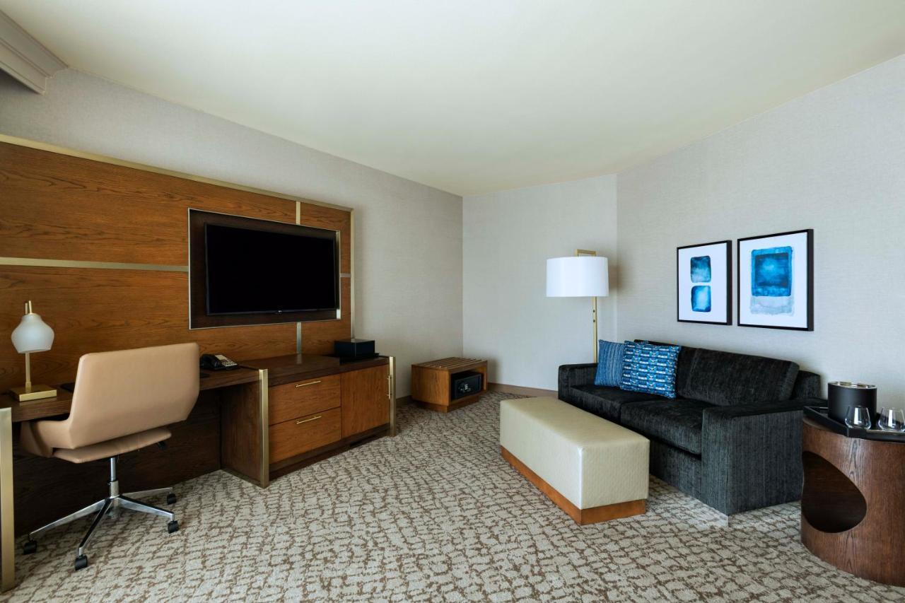 Waterway Marriott And Convention Center Hotel